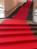 レール連結式 芦原温泉駅の赤絨毯