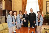 参議院会館議長室にて・・山崎議長と