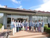 軽井沢町玄関にて取材
