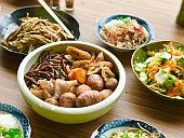 田植えが終われば、美味しい蕎麦と煮物たち