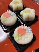 あわら温泉街の菓子舗 なんば屋さん オリンピックに因んだ素敵な和菓子を販売