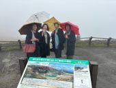 蔵王の御釜は横殴りの雨で何も見えず・・